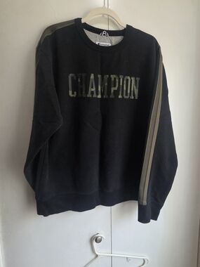 Dark Forrest Green Champion M Black Crewneck Sweatshirt  With No Name Leggings